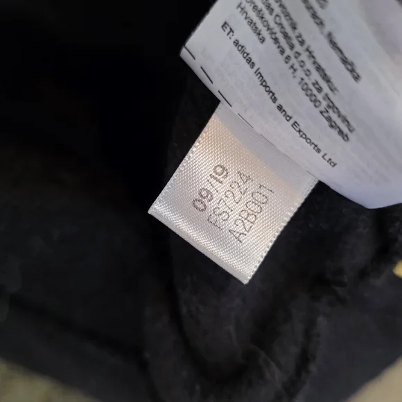 🆕️ Adidas Large Logo Cropped Hoodie - Picture 11 of 12